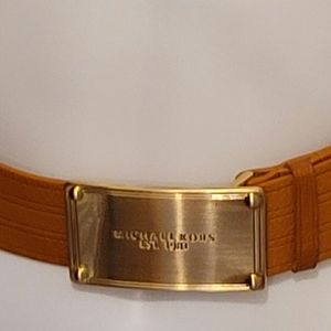 MICHAEL KORS BROWN LEATHER BELT w/ GOLD BUCKLE